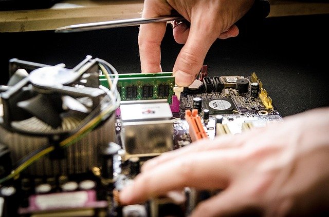 Micro-entreprises : Pourrait-on constituer de petites « Silicon Valley » à travers l’Algérie ?