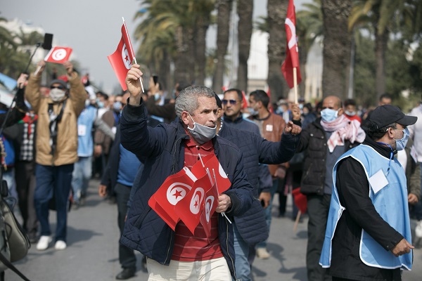 Manifestations à Tunis: Appels à la «chute du régime » et à « dégager Ennahdha du pouvoir»