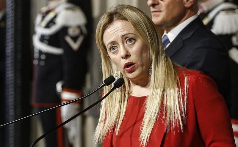 La chef de l’extrême droite italienne Giorgia Meloni à Macron : « Arrêtez de piller les richesses de l’Afrique ! »