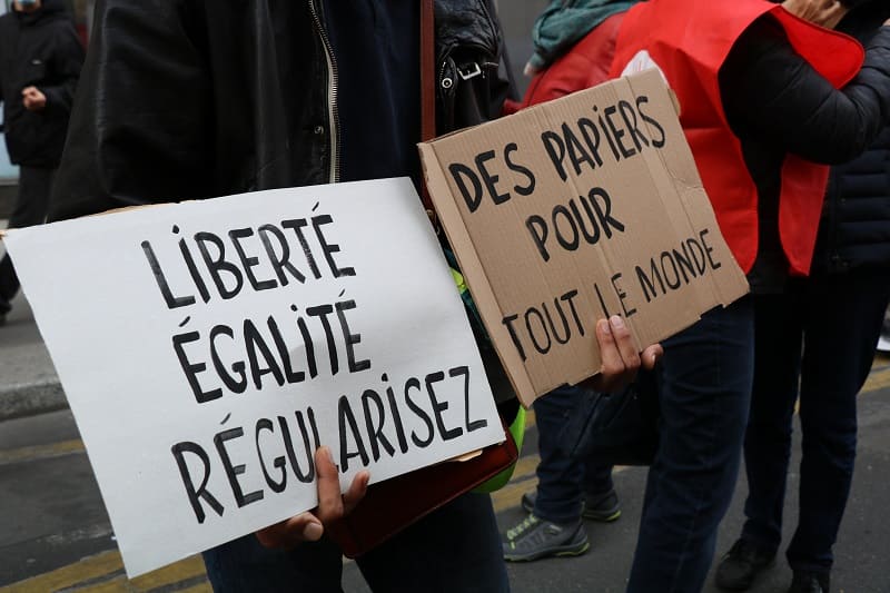 Des milliers d’Algériens en situation irrégulière risquent l’extradition