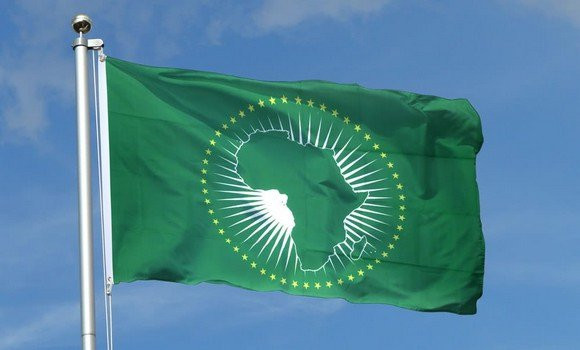 Après avoir sanctionné le Mali, l’Union africaine revient à l’initiative Tebboune