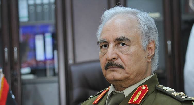 A quoi joue le maréchal Khalifa Haftar ?