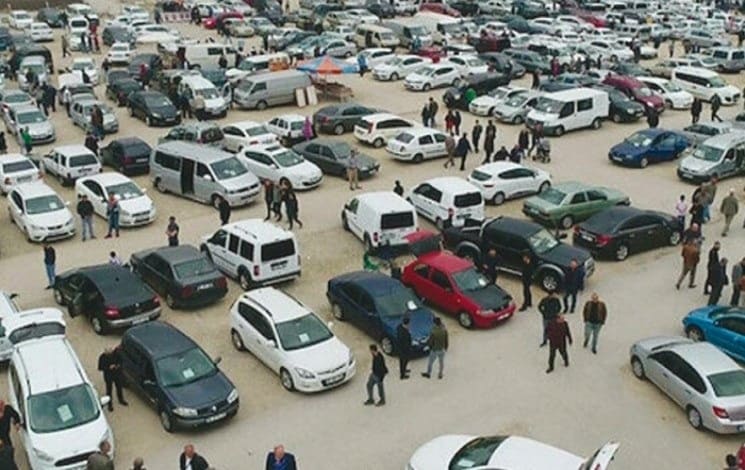 Automobile: les prix chutent sur le marché algérien