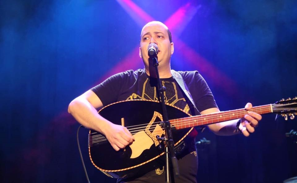 « Ensemble pour la Kabylie »: Allaoua versera la recette de son concert aux familles sinistrées