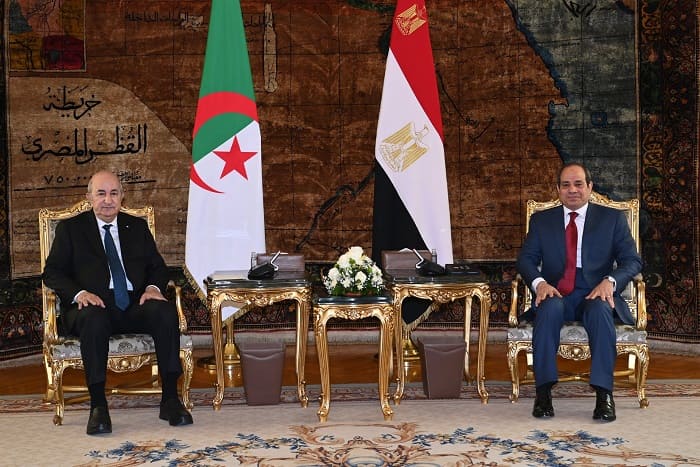 Alger et le Caire règlent leur montre sur l’heure des défis régionaux