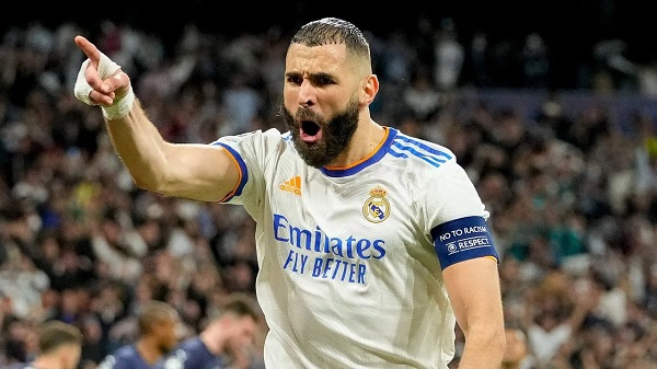 Karim Benzema, un Ballon d'Or qui lui tend les bras