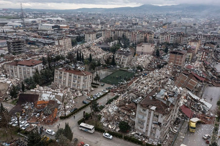 Séismes meurtriers en Turquie et en Syrie: plus de 3800 morts