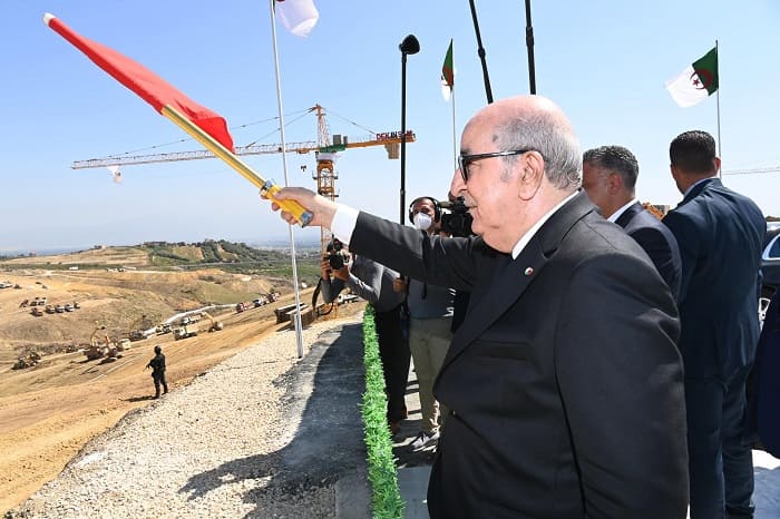 Tebboune à pied d’œuvre sur le terrain