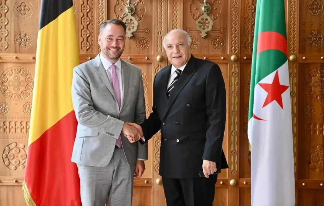 Ahmed Attaf s’entretient avec son homologue belge en visite officielle à Alger