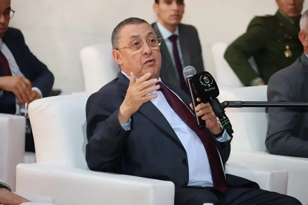 Merad insiste : « Être à l’écoute, une exigence de service public »