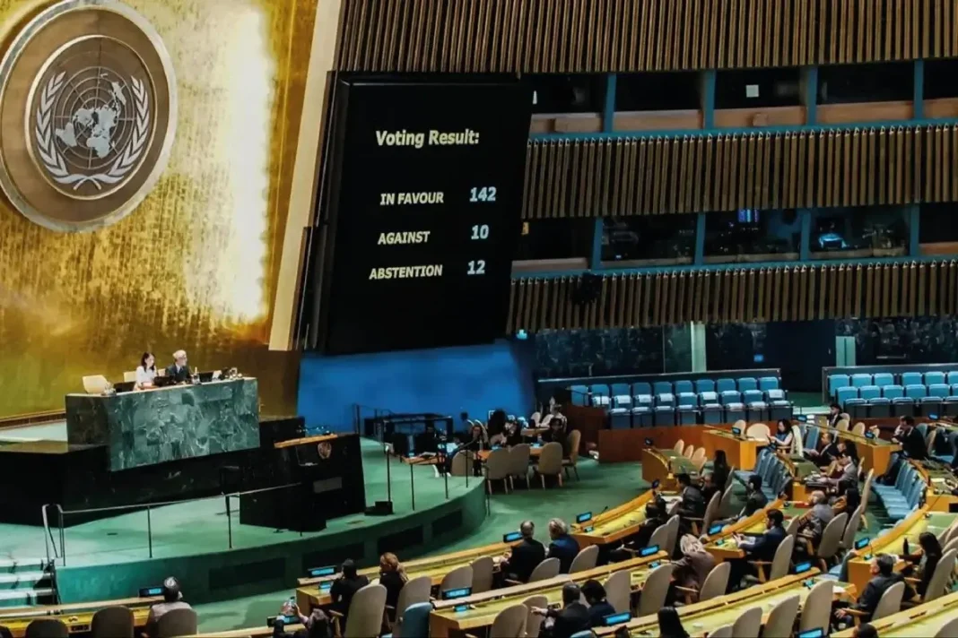 L’Assemblée générale adopte la « Déclaration de New York » en faveur d’un État palestinien