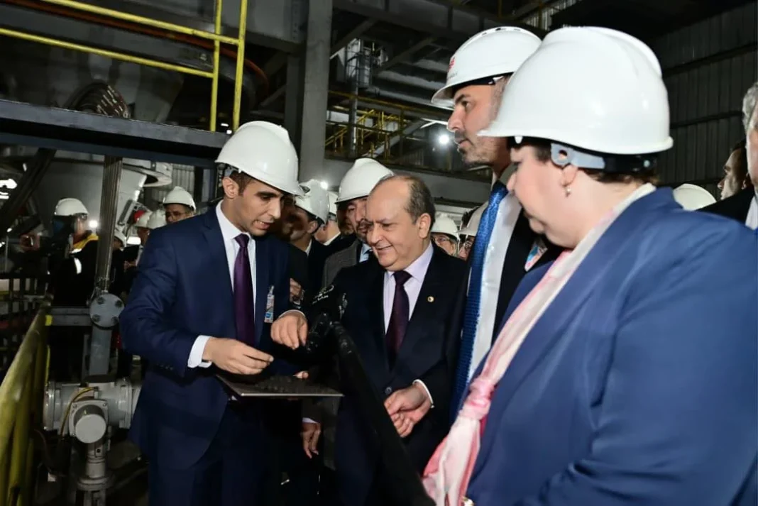 Sifi Ghrieb suit l’arrivée des premières cargaisons de minerai de fer de Gara Djebilet