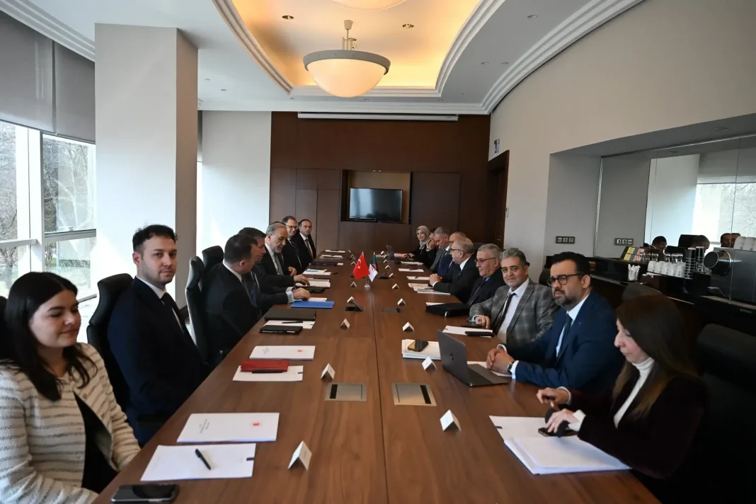 Algérie-Turquie: L’excellence des relations politiques bilatérales réaffirmée à Istanbul