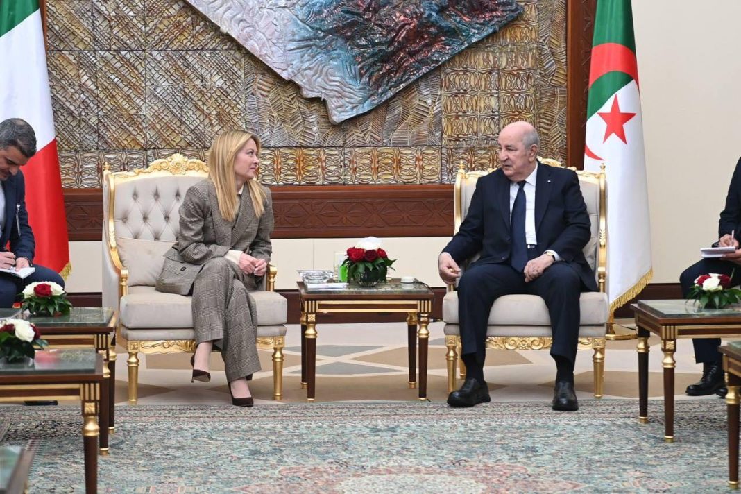 Ballet diplomatique à Alger