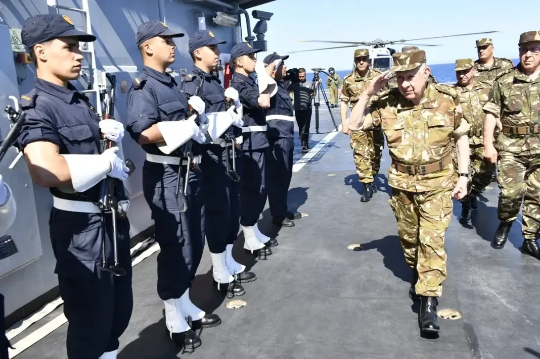Chanegriha supervise deux exercices tactiques navals et aériens
