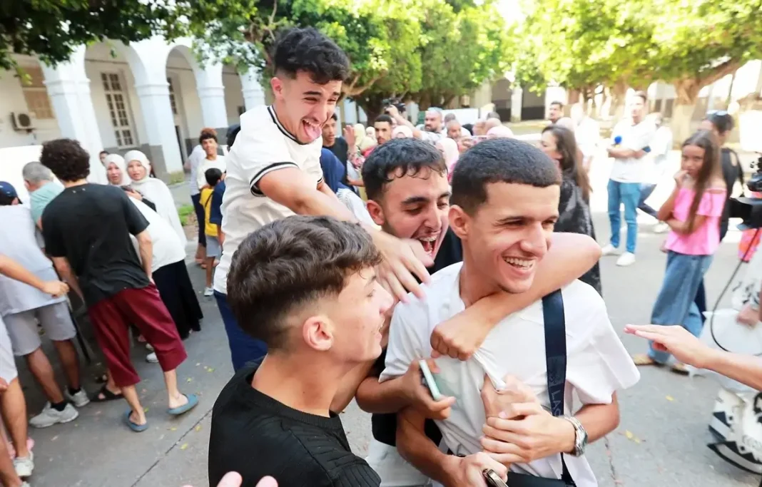 Joie et liesse à l’annonce des résultats du BAC: L’Algérie en fête