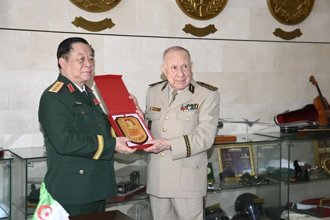 Alger et Hanoï resserrent leurs liens