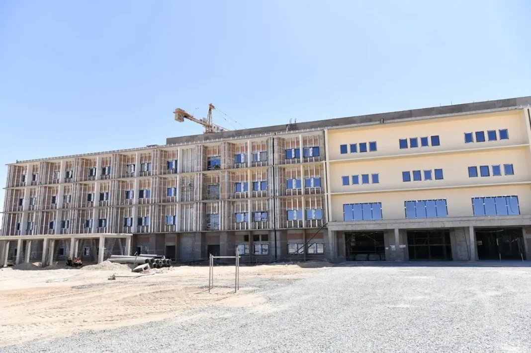 Un hôpital universitaire de 240 lits en chantier à Tindouf